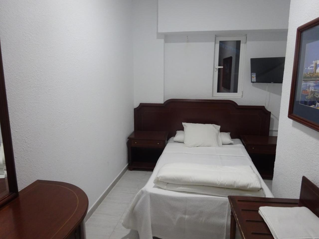 Hostal Lavapies Madrid Exteriör bild